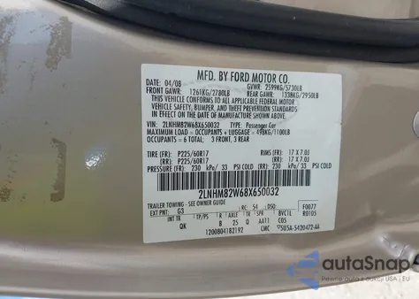 2008 Lincoln Town Car Signature Limited from USA, damaged, VIN 2LNHM82W68X650032